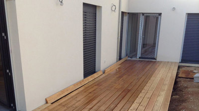 <i>Entreprise de Charpente  Nans les Pins - CPV - Terrasse en bois</i>